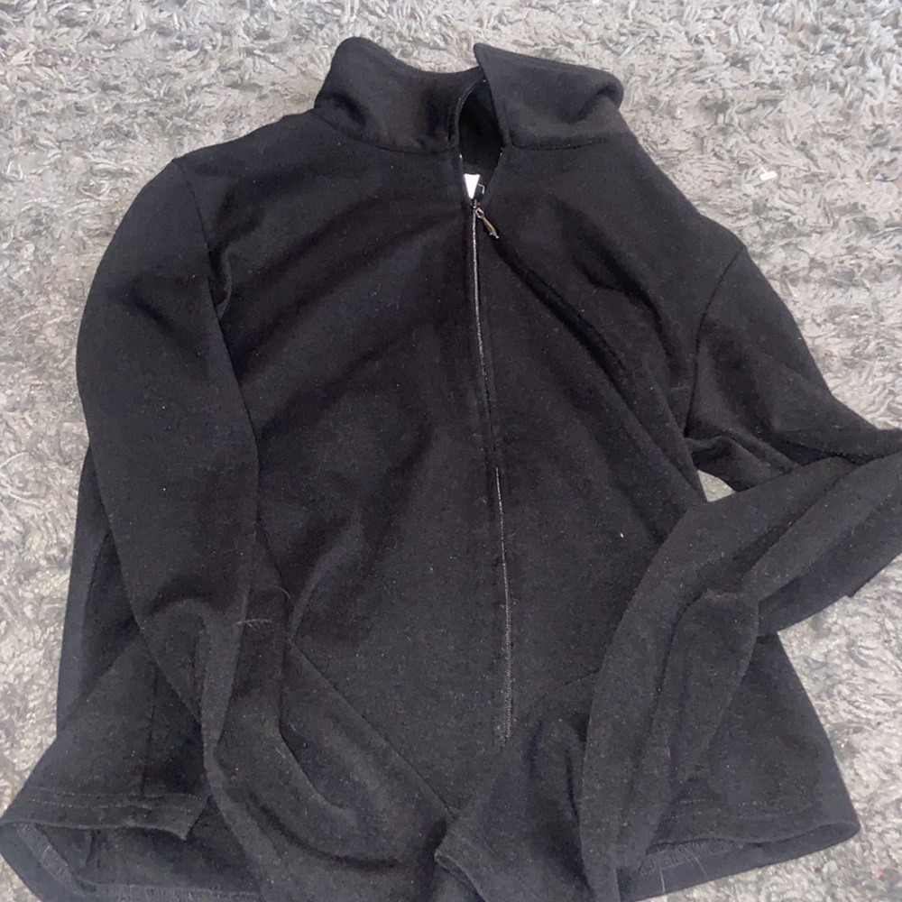 black zip up high neck top